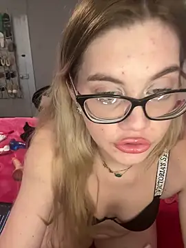 Snapshot of pinkstarburstt chatting on 6, 6, 2026 pinkstarburstt online show from 6, 6, 2026