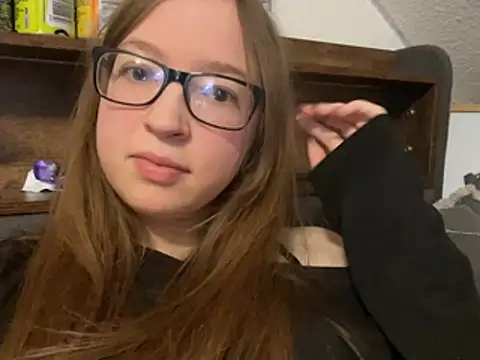 Snapshot of Freaky-Doll chatting on 1, 5, 2026 Freaky-Doll online show from 1, 5, 2026