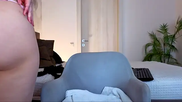 Snapshot of BlushingAngelita chatting on 11, 5, 2026 BlushingAngelita online show from 11, 5, 2026