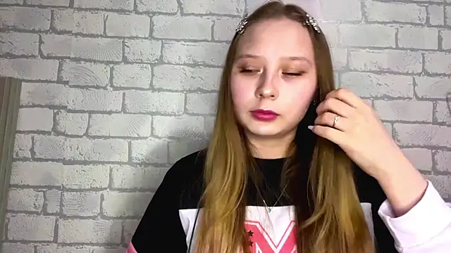 Snapshot of MertieVandusen chatting on 30, 4, 2026 MertieVandusen online show from 30, 4, 2026