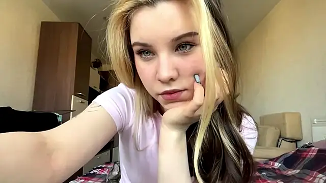 Snapshot of ShaniceYaden chatting on 30, 4, 2026 ShaniceYaden online show from 30, 4, 2026