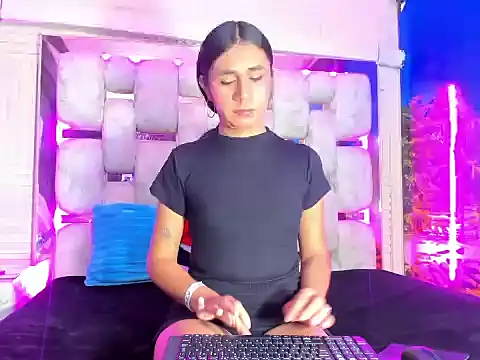 MahiaraHot online show from 18, 5, 2026