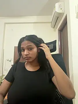 Snapshot of PIHU01990 chatting on 30, 4, 2026 PIHU01990 online show from 30, 4, 2026