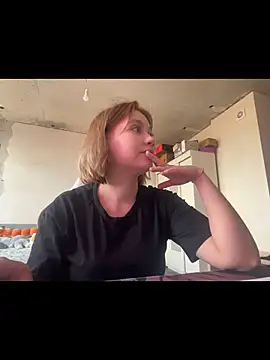 Snapshot of SuzieAllen chatting on 30, 4, 2026 SuzieAllen online show from 30, 4, 2026