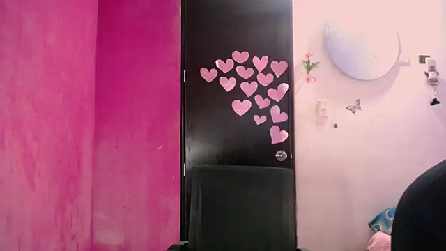 Snapshot of Kiara_tits chatting on 30, 4, 2026 Kiara tits online show from 30, 4, 2026