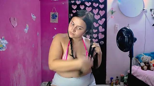 Snapshot of Kiara_tits chatting on 20, 6, 2026 Kiara tits online show from 20, 6, 2026