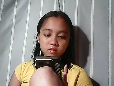 Yours AsianPinayGirl18 online show from 5, 6, 2026
