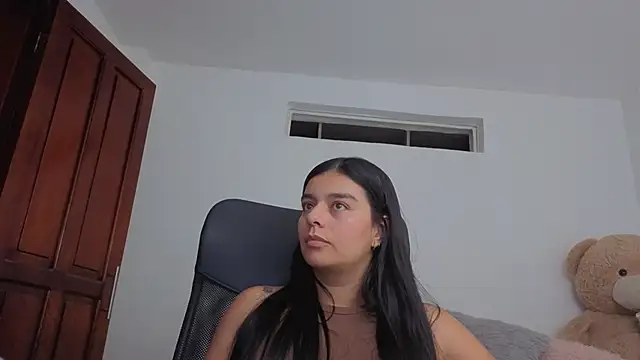 Snapshot of valerihouse_ chatting on 3, 5, 2026 valerihouse online show from 3, 5, 2026