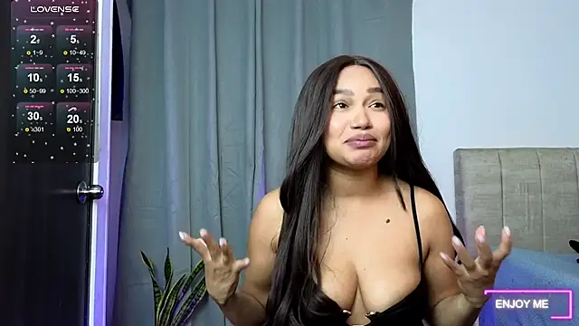 Snapshot of megangil_ chatting on 12, 7, 2026 megangil online show from 12, 7, 2026