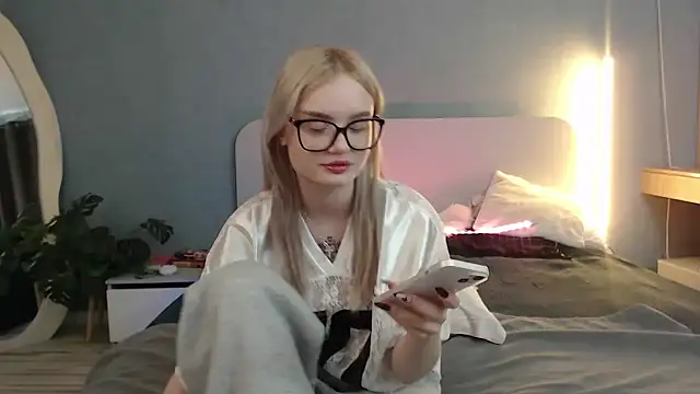 Snapshot of Angel_Share chatting on 27, 5, 2026 Angel Share online show from 27, 5, 2026