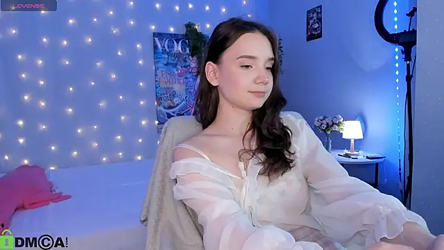 Snapshot of Elvienne chatting on 12, 6, 2026 Elvienne online show from 12, 6, 2026
