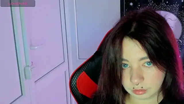 Snapshot of PurpleRune chatting on 4, 5, 2026 PurpleRune online show from 4, 5, 2026