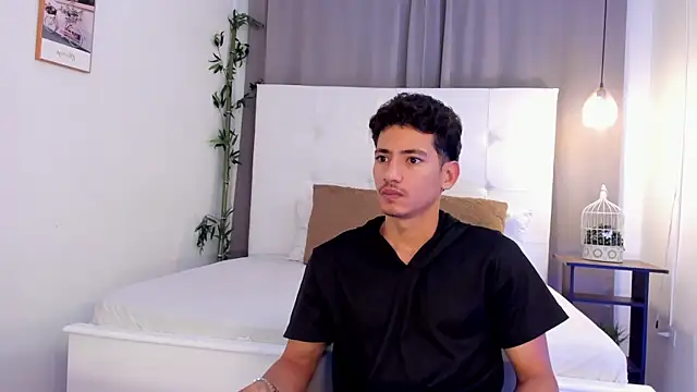 Snapshot of Alejo-and-Thiago chatting on 22, 7, 2026 Alejo-and-Thiago online show from 22, 7, 2026