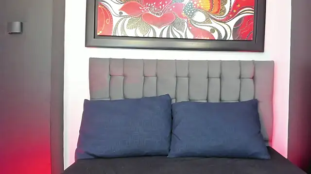 Snapshot of jhoan_evanss chatting on 7, 7, 2026 jhoan evanss online show from 7, 7, 2026