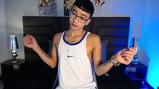 Snapshot of The_skinny_boy_ chatting on 2, 5, 2026 The skinny boy online show from 2, 5, 2026