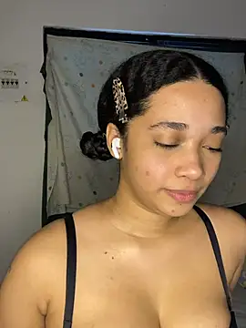 Snapshot of _sweetSabrina- chatting on 12, 7, 2026 sweetSabrina- online show from 12, 7, 2026
