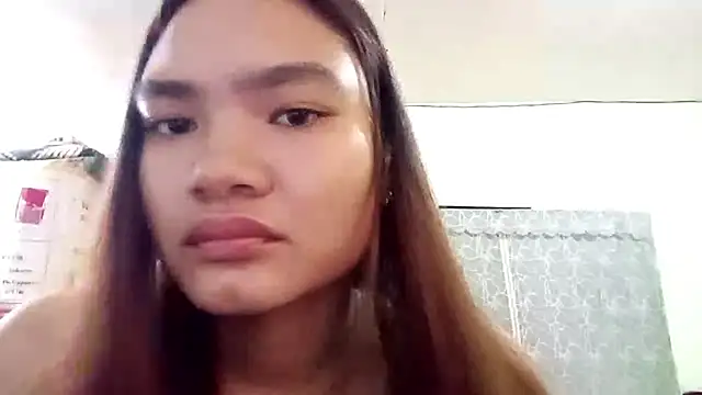 Snapshot of RenataLowa chatting on 3, 5, 2026 RenataLowa online show from 3, 5, 2026
