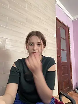 Snapshot of Blossom_Emily chatting on 5, 5, 2026 Blossom Emily online show from 5, 5, 2026