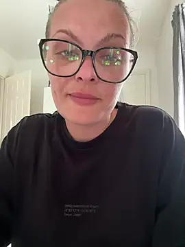 Snapshot of adria93adr chatting on 4, 5, 2026 adria93adr online show from 4, 5, 2026