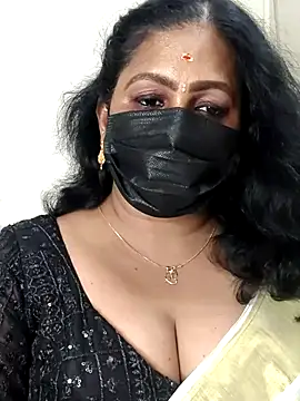 Snapshot of mallu_flower chatting on 1, 5, 2026 mallu flower online show from 1, 5, 2026