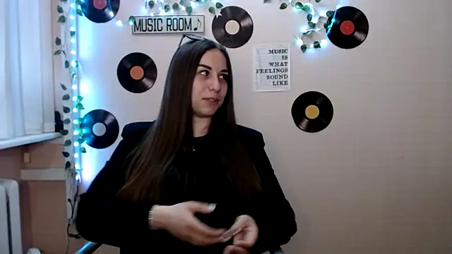 Snapshot of Cutie__Mia chatting on 4, 5, 2026 Cutie Mia online show from 4, 5, 2026