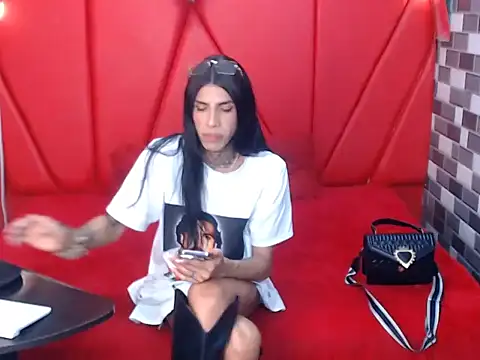 Snapshot of sharon_allan77 chatting on 4, 7, 2026 sharon allan77 online show from 4, 7, 2026