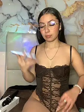 Julieth ec online show from 12, 6, 2026