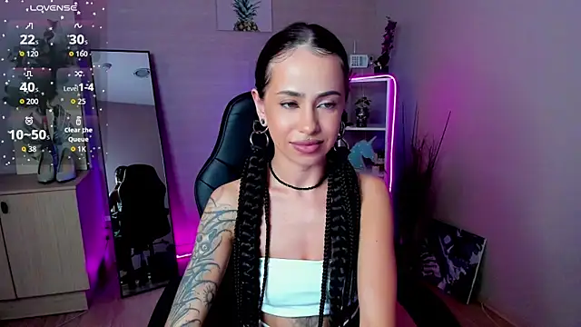 Snapshot of Monica_brilliant chatting on 6, 5, 2026 Monica brilliant online show from 6, 5, 2026