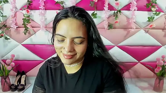 Isabella Mora  online show from 6, 6, 2026