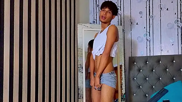 Snapshot of Alex_Bloom chatting on 15, 5, 2026 Alex Bloom online show from 15, 5, 2026