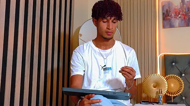 Snapshot of Alex_Bloom chatting on 25, 7, 2026 Alex Bloom online show from 25, 7, 2026