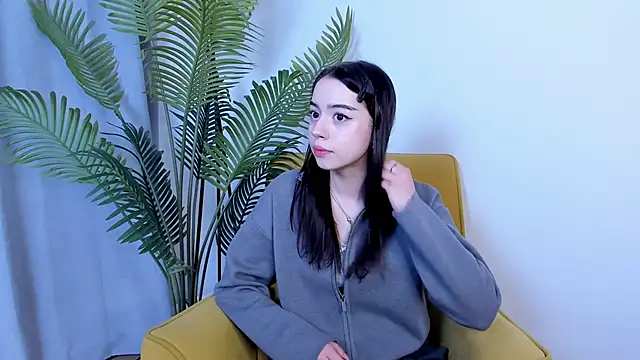 Snapshot of RinaDecos chatting on 3, 5, 2026 RinaDecos online show from 3, 5, 2026