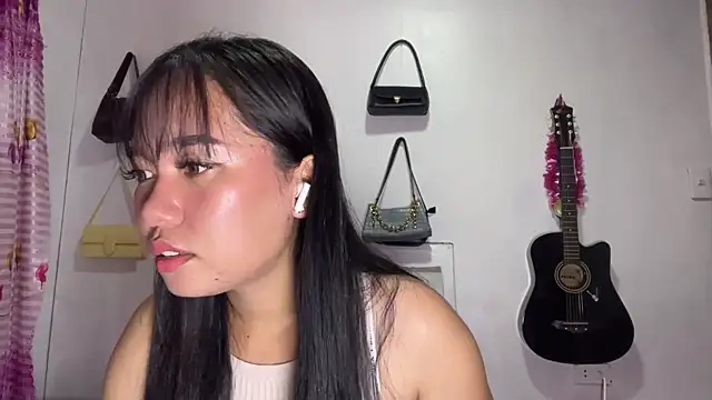 Snapshot of PeggieUrteaga chatting on 5, 5, 2026 PeggieUrteaga online show from 5, 5, 2026