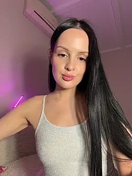 Snapshot of Evaryn chatting on 6, 5, 2026 Evaryn online show from 6, 5, 2026