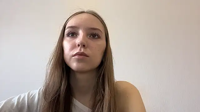 Snapshot of QueenBalensiefen chatting on 5, 5, 2026 QueenBalensiefen online show from 5, 5, 2026