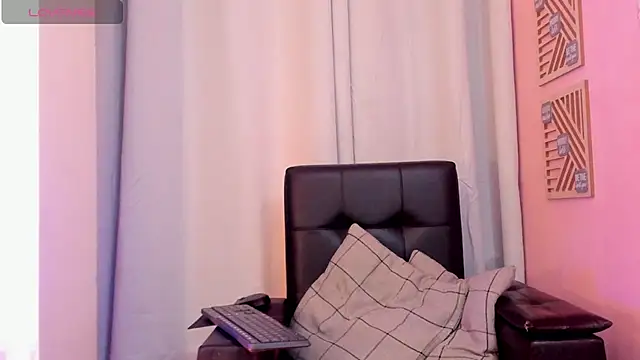 Snapshot of Jaadewest chatting on 25, 5, 2026 Jaadewest online show from 25, 5, 2026