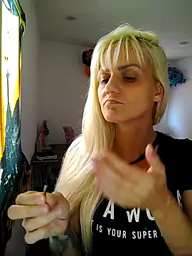CopacabanaBlondgirl online show from 11, 5, 2026
