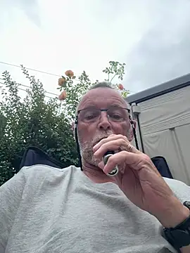 Snapshot of Moonraker64 chatting on 28, 7, 2026 Moonraker64 online show from 28, 7, 2026