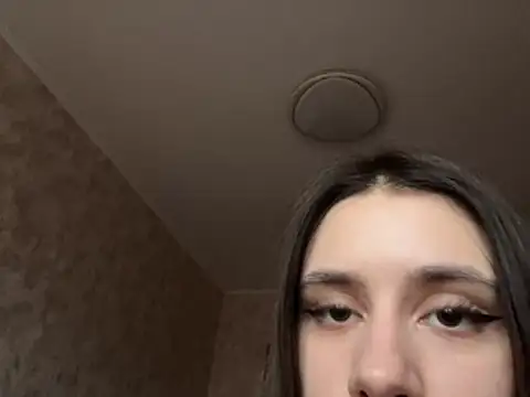 Snapshot of Selena_Mur_ chatting on 7, 5, 2026 Selena Mur online show from 7, 5, 2026