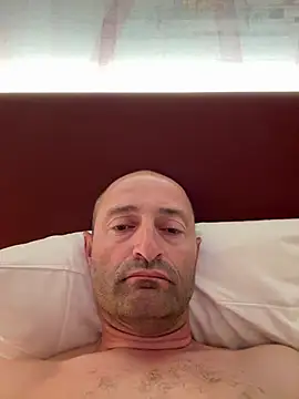 Snapshot of vladgree chatting on 7, 5, 2026 vladgree online show from 7, 5, 2026