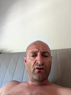 Snapshot of vladgree chatting on 10, 7, 2026 vladgree online show from 10, 7, 2026