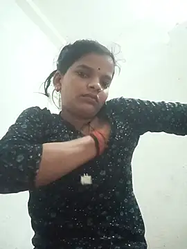 Snapshot of Student_garl_1 chatting on 5, 7, 2026 Student garl 1 online show from 5, 7, 2026