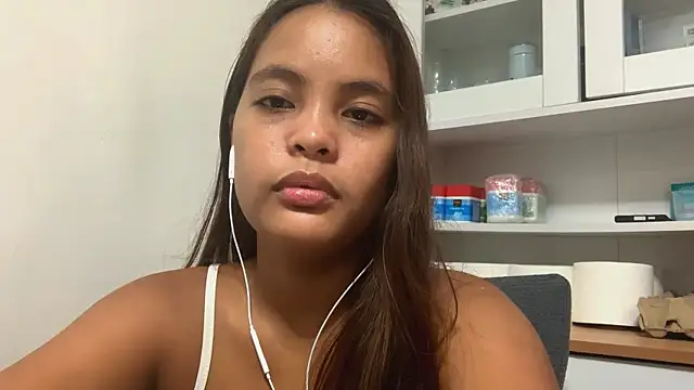 Snapshot of Bunny_Kisss chatting on 7, 5, 2026 Bunny Kisss online show from 7, 5, 2026