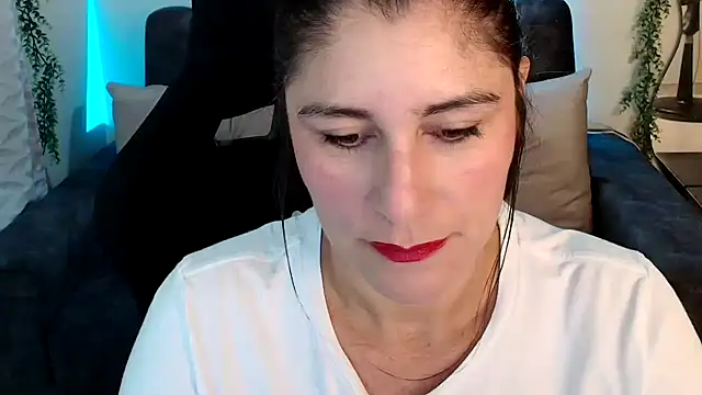 LUCYMILF SEXY online show from 6, 6, 2026