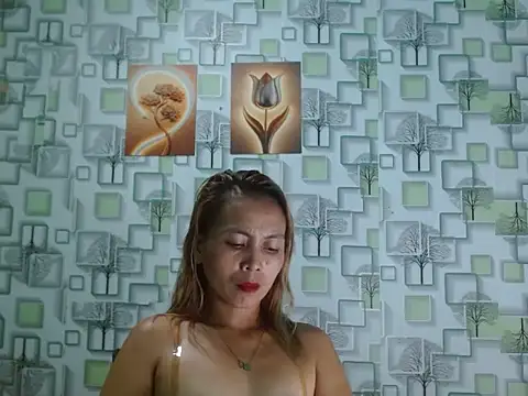 Snapshot of Sweet_Crystal69 chatting on 10, 5, 2026 Sweet Crystal69 online show from 10, 5, 2026