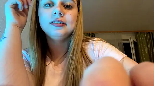 Snapshot of Melarose85 chatting on 4, 5, 2026 Melarose85 online show from 4, 5, 2026