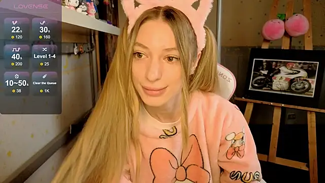Snapshot of MiaMooonn chatting on 5, 6, 2026 MiaMooonn online show from 5, 6, 2026