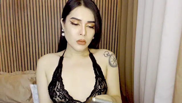 Snapshot of lahlahVienne chatting on 4, 5, 2026 lahlahVienne online show from 4, 5, 2026