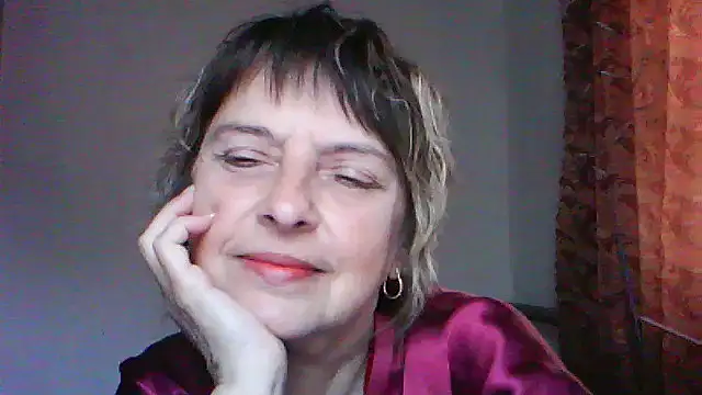 Snapshot of ElizabethGorden chatting on 5, 5, 2026 ElizabethGorden online show from 5, 5, 2026