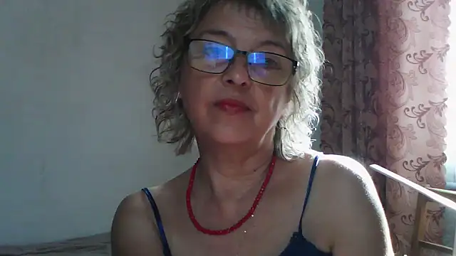 Snapshot of ElizabethGorden chatting on 4, 7, 2026 ElizabethGorden online show from 4, 7, 2026